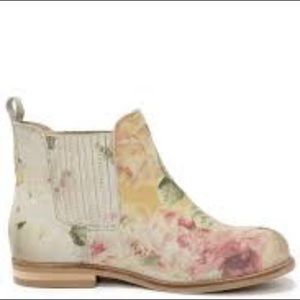 Floral print booties